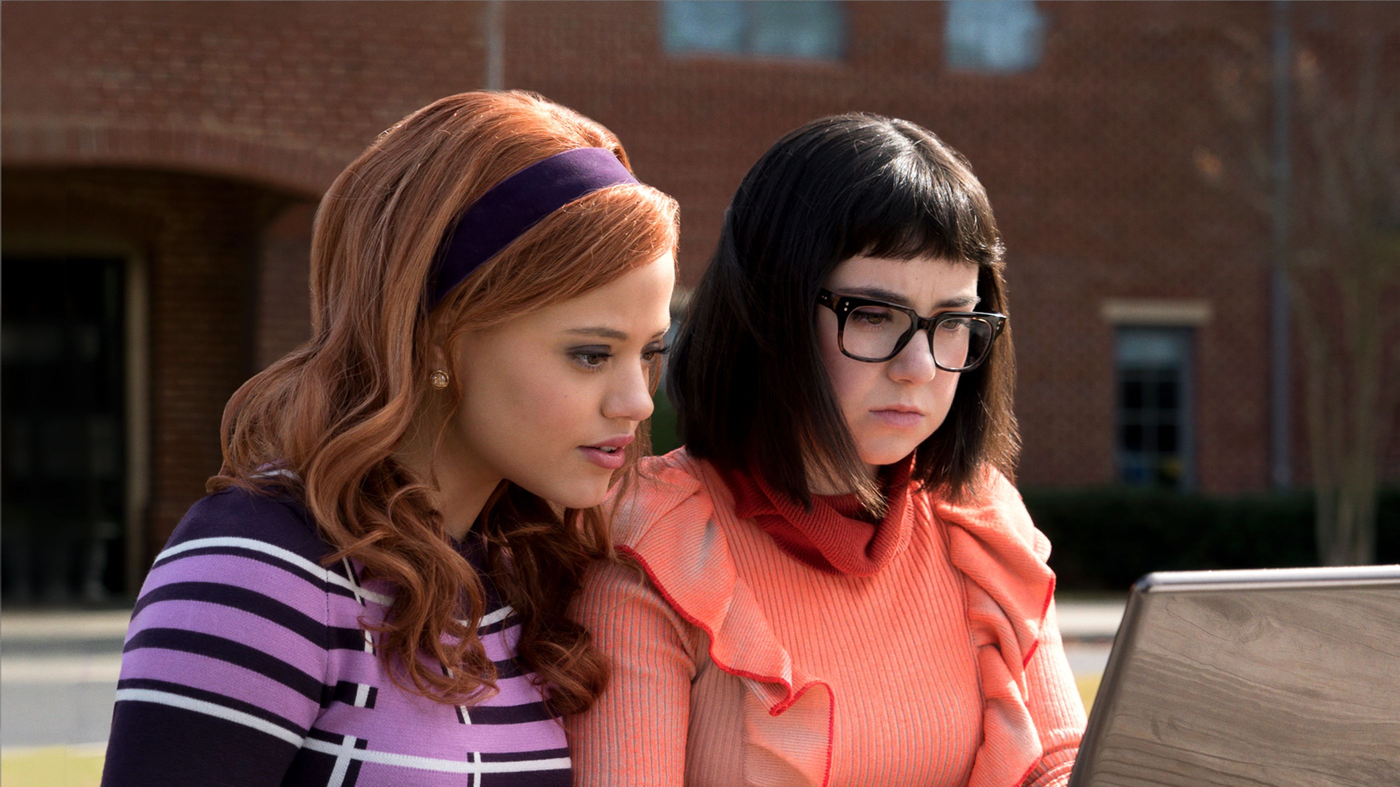 Daphne & Velma wins with style and science