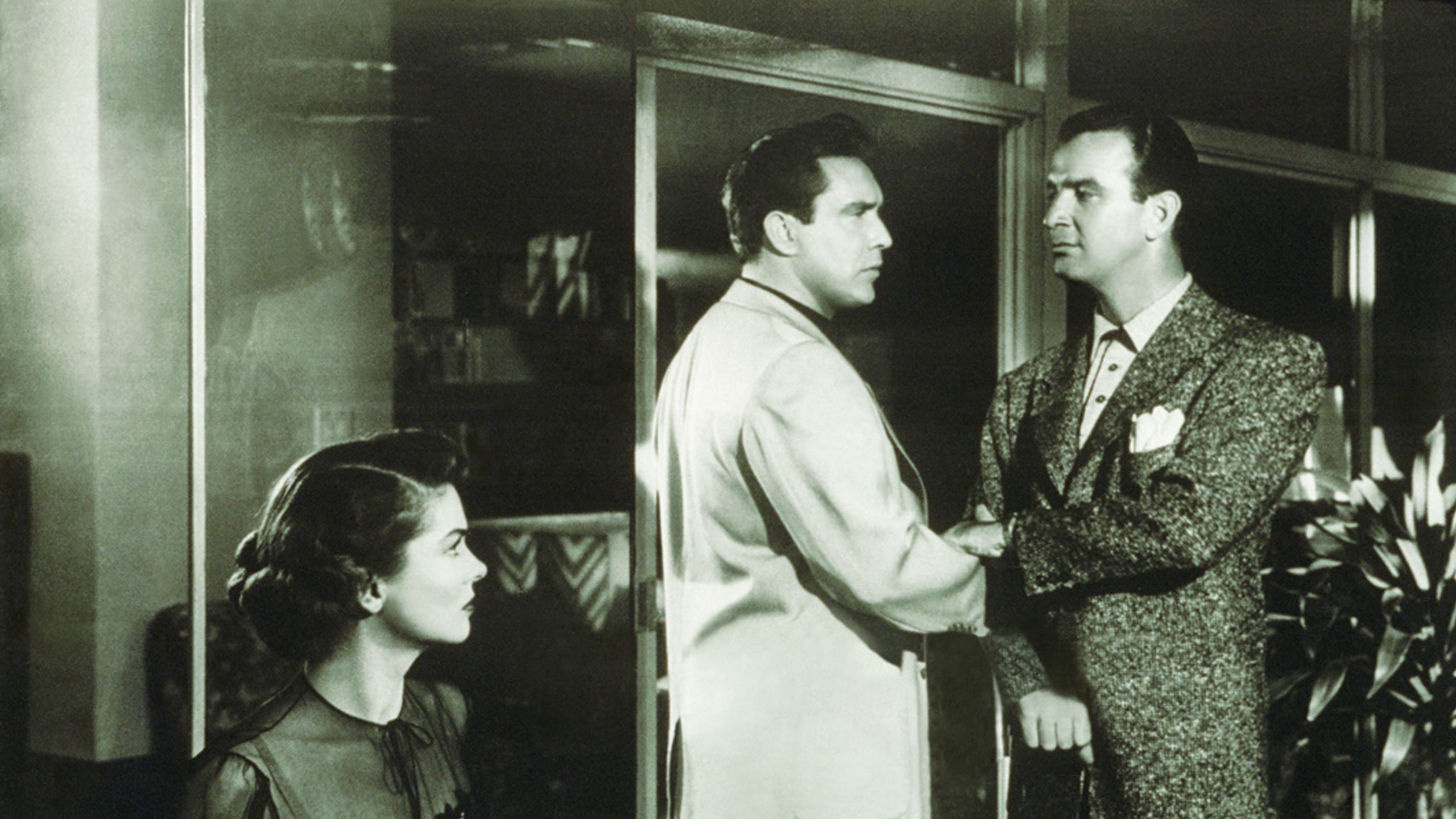 Cast Of 711 Ocean Drive