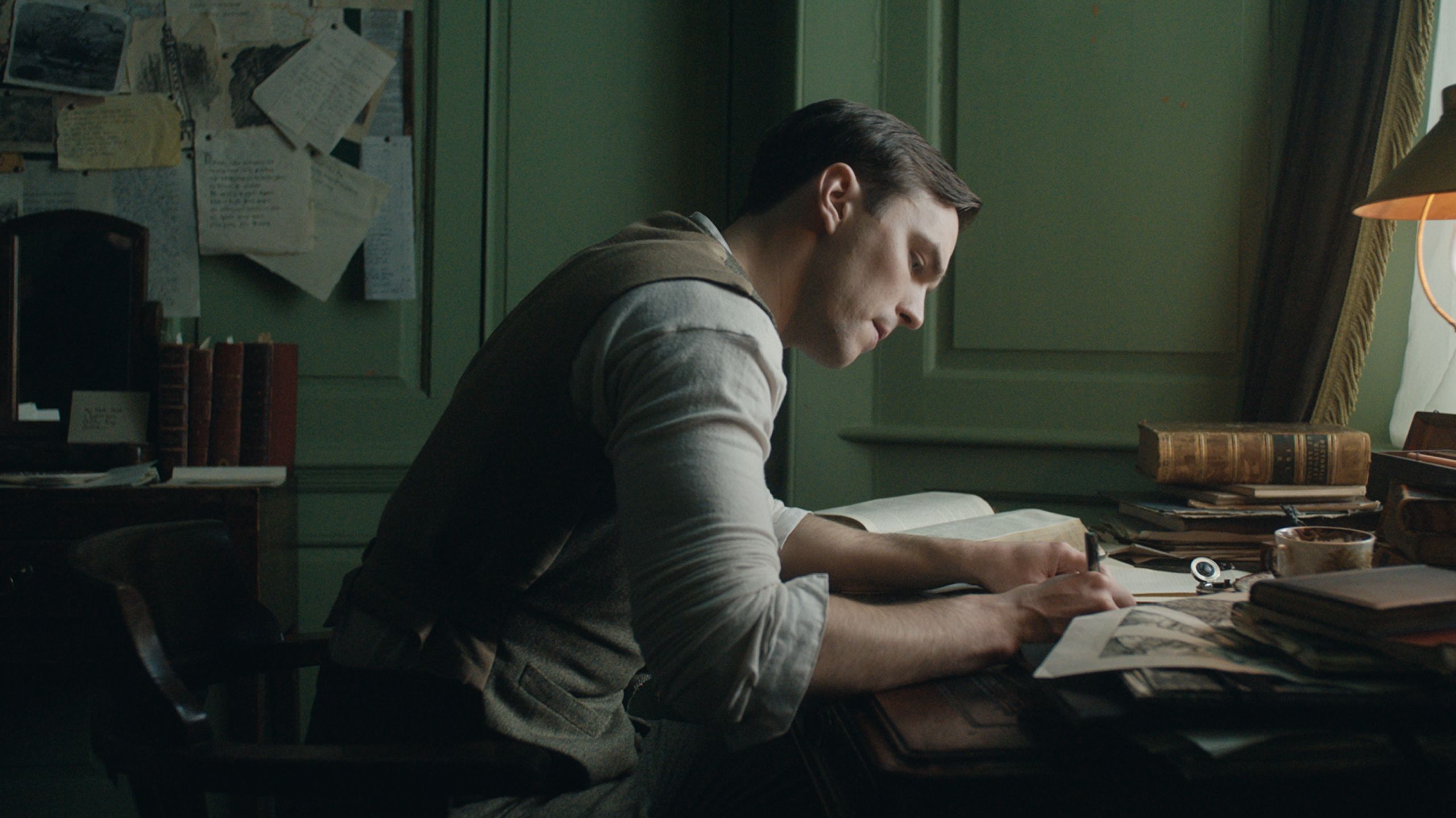 tolkien movie premiere